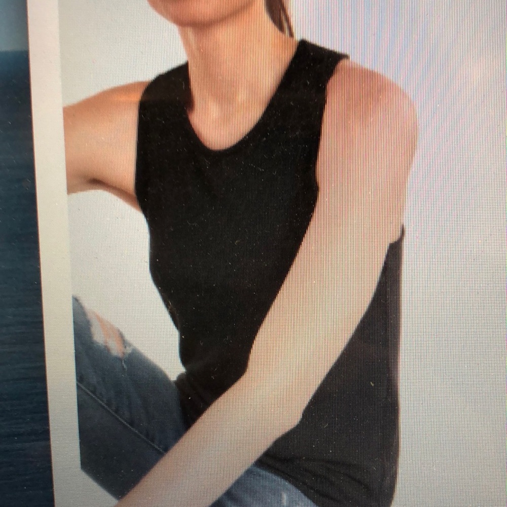 Splendid black tee top ribbed Med tank - Picture 6 of 7